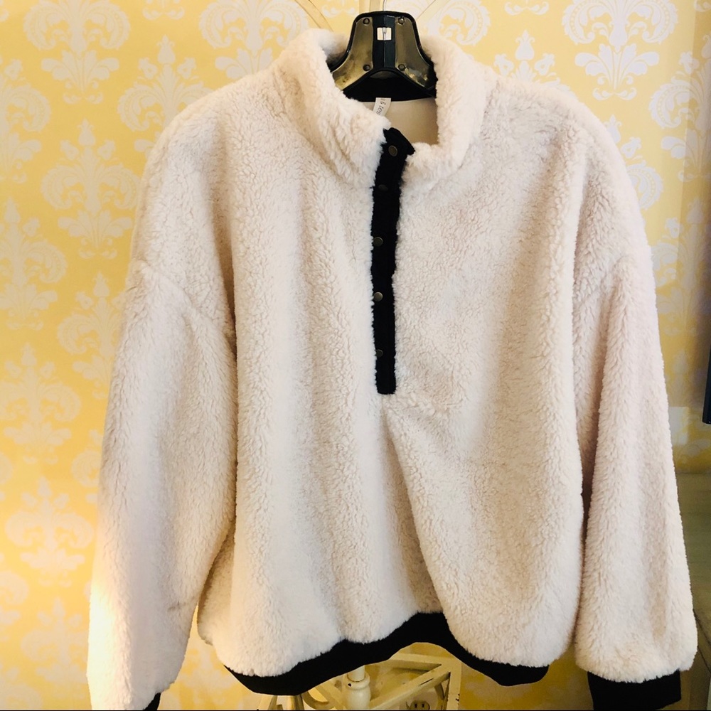 Brand new Mia & Tess white fleece